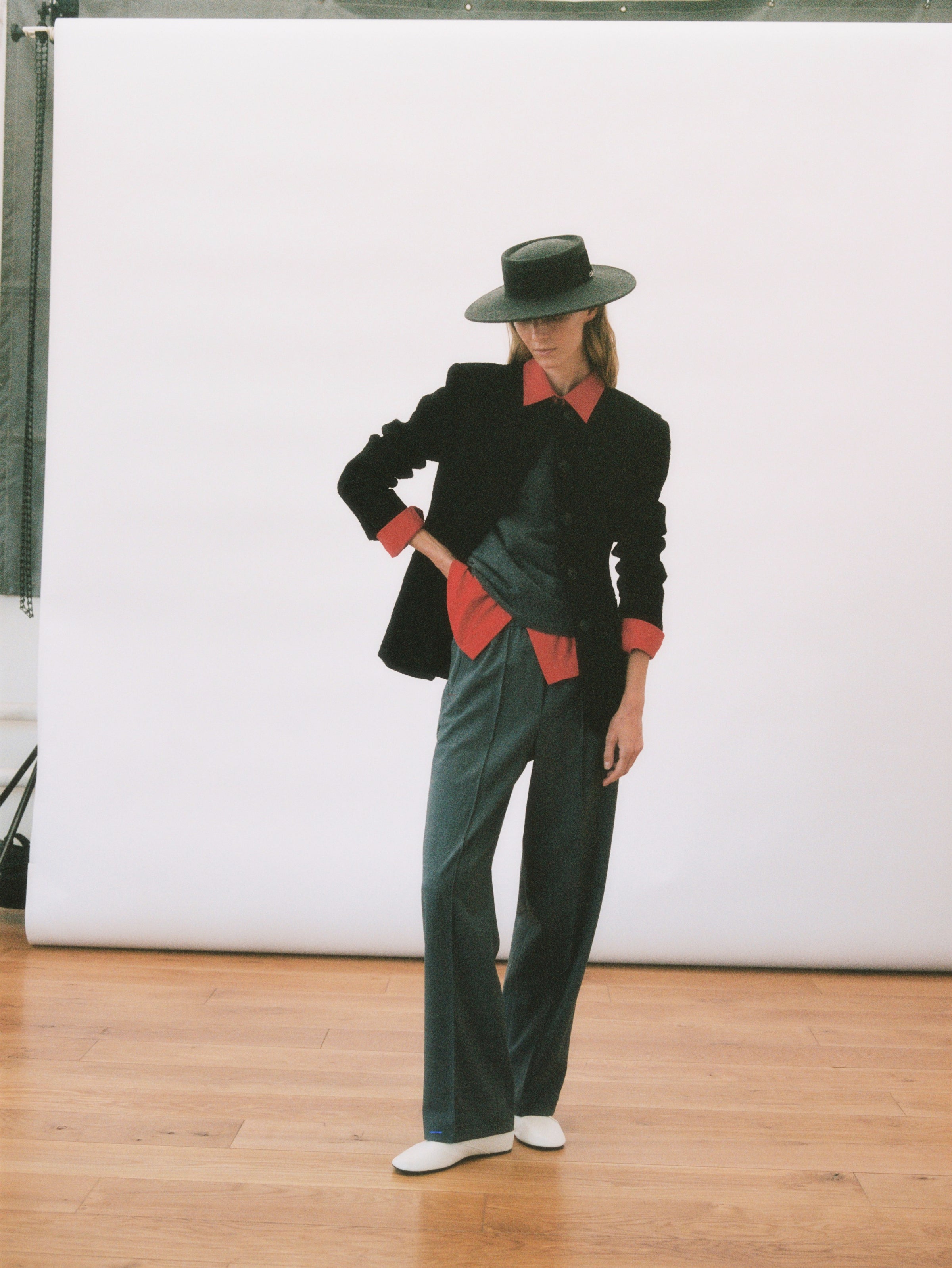 Le Canotier - Brown