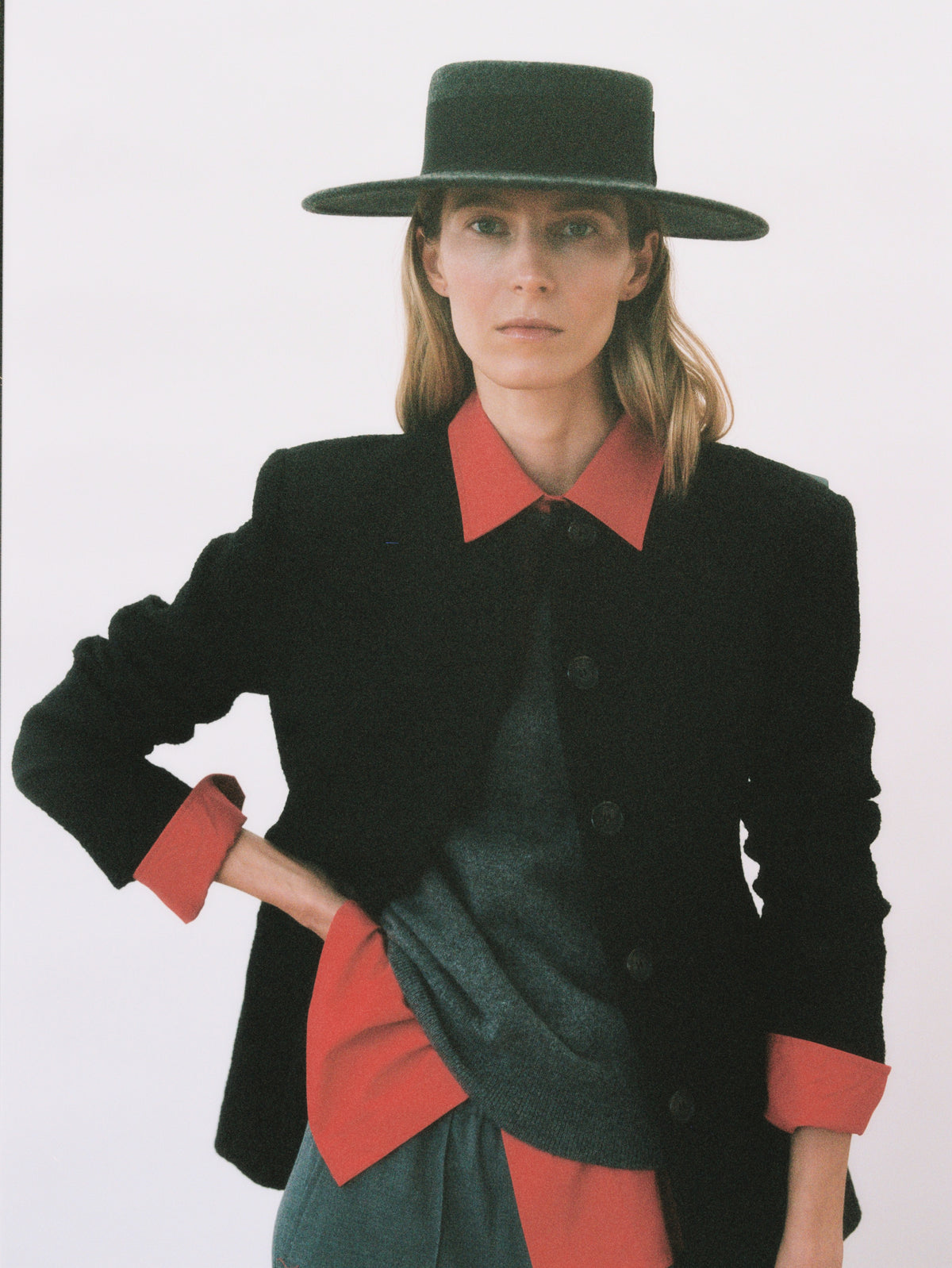 Le Canotier - Brown