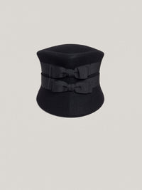 Le Square - Black, Black Ribbon