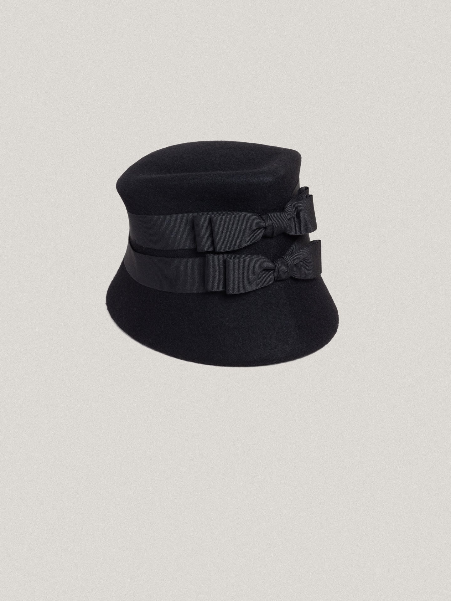 Le Square - Black, Black Ribbon